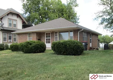 906 N 11th St, Beatrice, NE 68310