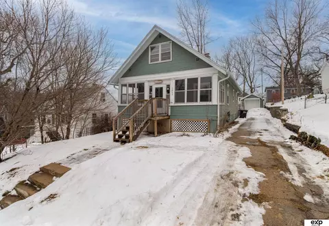 5843 Erskine St, Omaha, NE 68104
