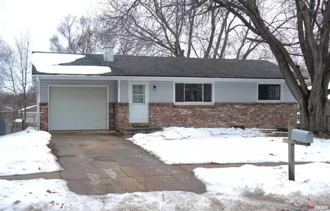 3831 N 9th St, Lincoln, NE 68521