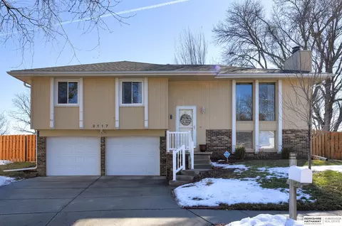 2117 N 125th Cir, Omaha, NE 68164