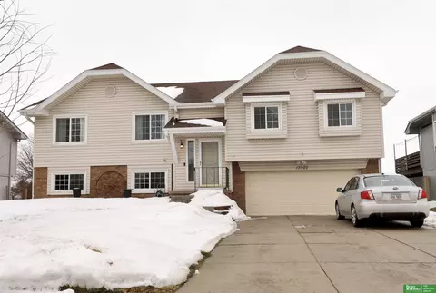13502 S 34 St, Bellevue, NE 68123