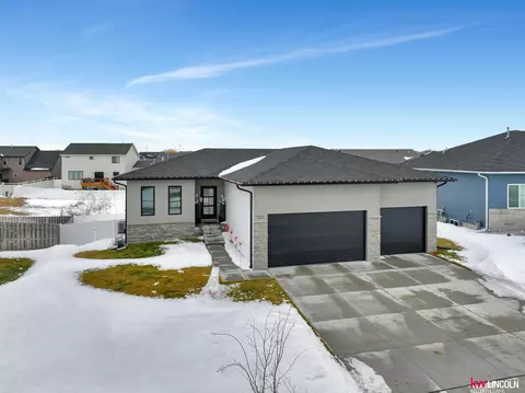1221 Shadow Moss Dr, Lincoln, NE 68521