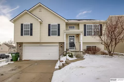 19405 V St, Omaha, NE 68135