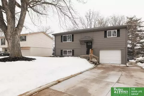 9135 Grand Ave, Omaha, NE 68134