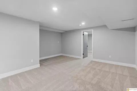 10457 Wright Cir, Omaha, NE 68124 photo 58