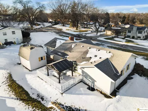 10457 Wright Cir, Omaha, NE 68124 photo 3