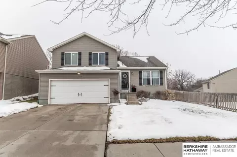 14464 Jardine St, Bennington, NE 68007