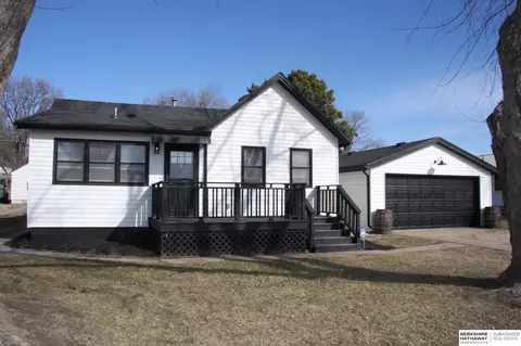 442 E 1st St, Wahoo, NE 68066 photo 2