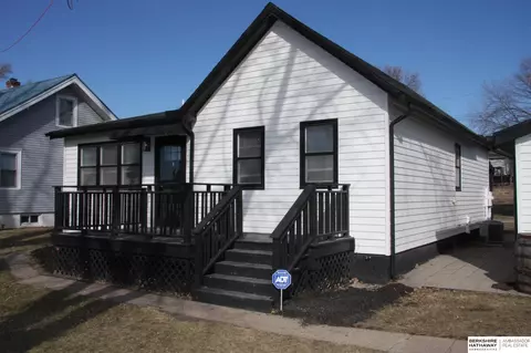442 E 1st St, Wahoo, NE 68066 photo 4
