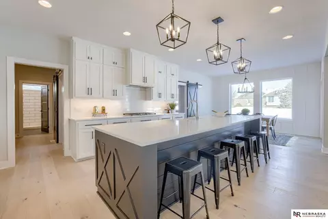 21620 Grover St, Elkhorn, NE 68022