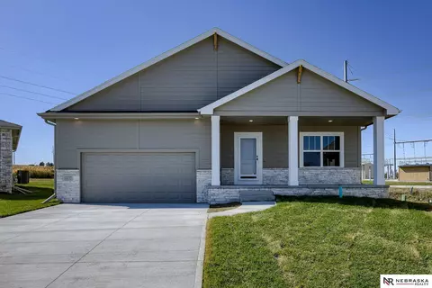 12001 S 110th Ave, Papillion, NE 68046