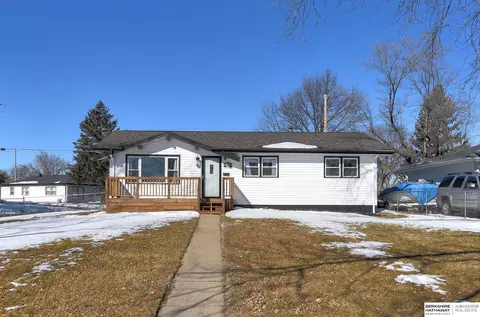 3624 Cornhusker Dr, Omaha, NE 68124