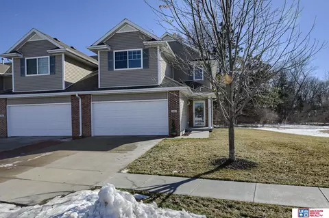 901 Carlton Cir, Lincoln, NE 68512