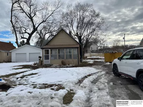 3025 Pratt St, Omaha, NE 68111