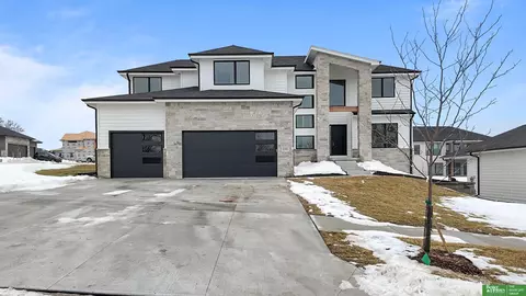 2747 Big Elk Pkwy, Elkhorn, NE 68022