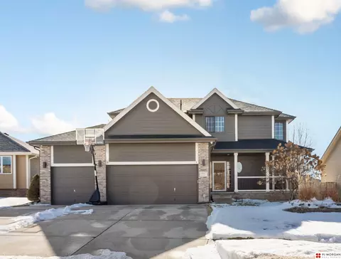19017 Margo St, Omaha, NE 68136