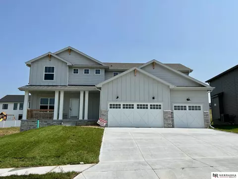 12113 S 110th St, Papillion, NE 68046