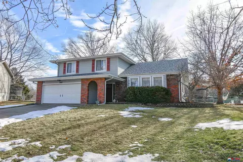 3041 Agate Ct, Lincoln, NE 68516