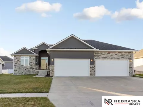 8937 S 32nd St, Lincoln, NE 68516