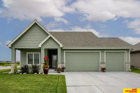 3117 Aurora Dr, Fremont, NE 68025