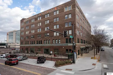 1024 Dodge St #208, Omaha, NE 68102