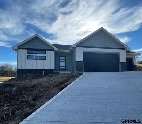 1005 Flynn Dr, Blair, NE 68008
