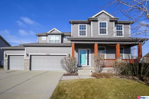 18616 Emiline St, Omaha, NE 68136