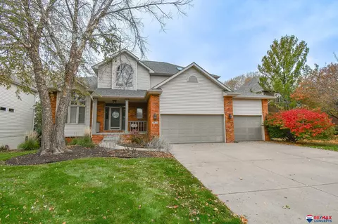 5925 S 88 St, Lincoln, NE 68526