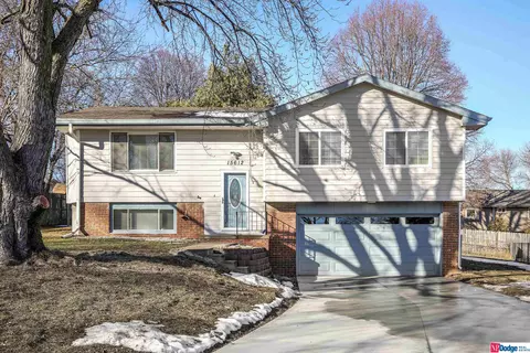 15612 N Cir, Omaha, NE 68135