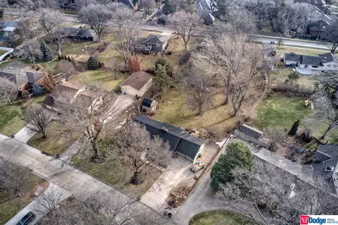 1253 Pine Rd, Omaha, NE 68144 photo 2