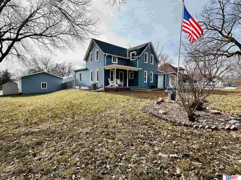 335 E Roberts St, Seward, NE 68434 photo 2