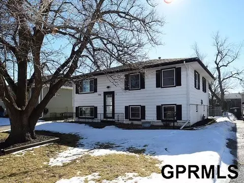 3704 Ramelle Dr, Council Bluffs, IA 51501