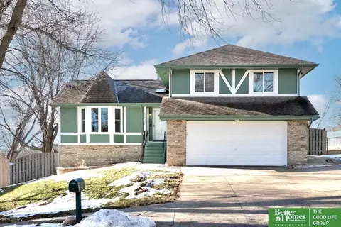 2407 Hogantown Dr, Bellevue, NE 68123