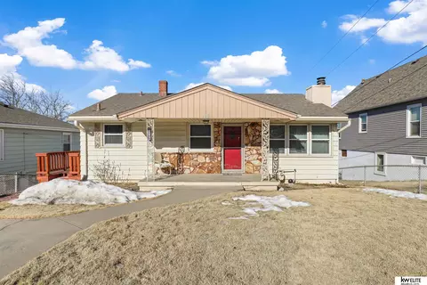 5840 Grover St, Omaha, NE 68106