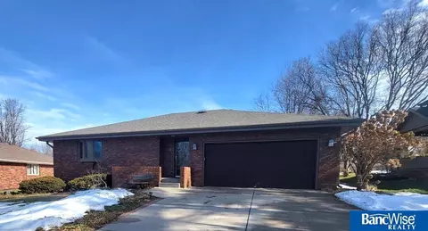 3830 S 81st St, Lincoln, NE 68506