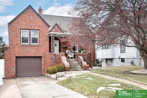 2806 S 34 St, Omaha, NE 68105