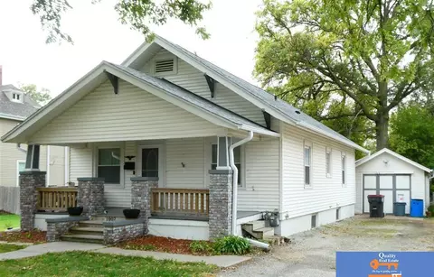 1007 N 11th St, Beatrice, NE 68310