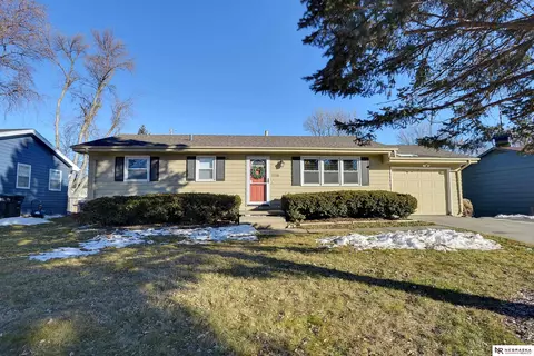 11006 Westover Rd, Omaha, NE 68154