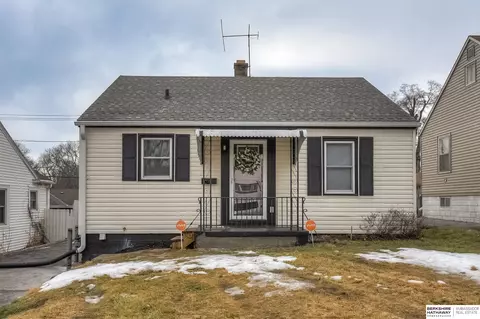 2715 Read St, Omaha, NE 68112