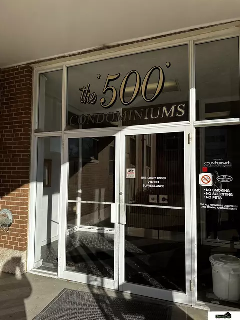 500 S 37 St #403, Omaha, NE 68105