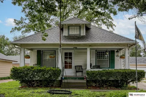 5027 Starr St, Lincoln, NE 68504