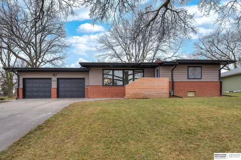 5007 Martha St, Omaha, NE 68106