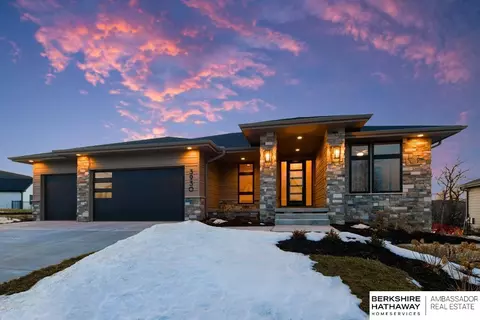 3930 S 213th Ave, Elkhorn, NE 68022