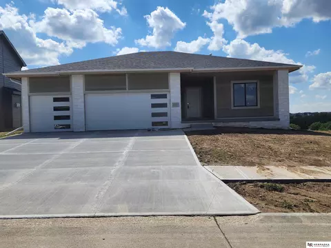 10912 N 161 Ave, Bennington, NE 68007