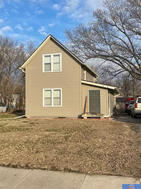 408 S 9th St, Beatrice, NE 68310 photo 2