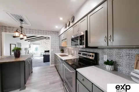 12245 T St, Omaha, NE 68137