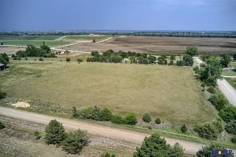 17550 SW 44th St, Martell, NE 68404