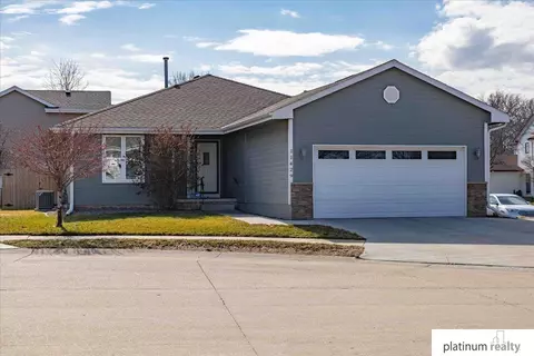 11429 Laci Cir, Omaha, NE 68137