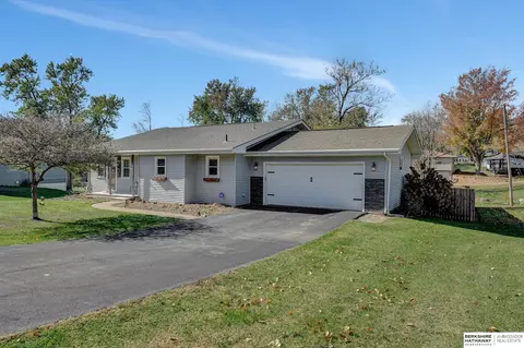 110 Somerset Ave, Council Bluffs, IA 51503