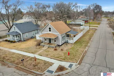 4942 Knox St, Lincoln, NE 68504